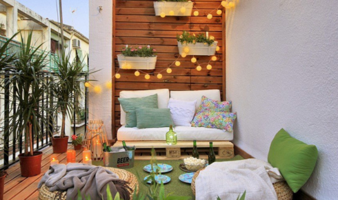 Styling a Very Small Balcony With Just a Few Pieces of Furniture and Decor